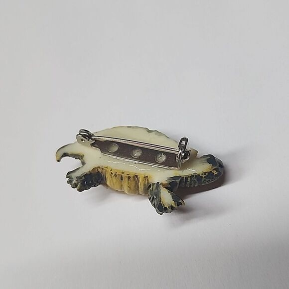 Turtle Pin Brooch - Picture 2 of 3